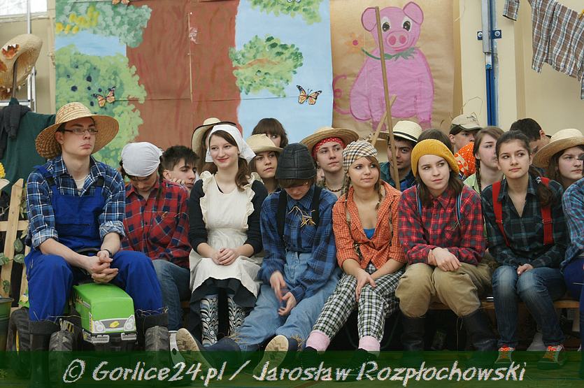 III c SUPER KLASĄ jest