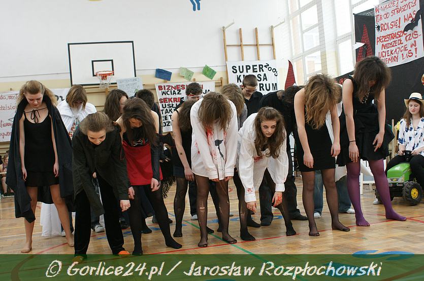 III c SUPER KLASĄ jest