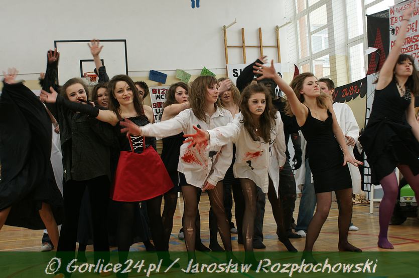 III c SUPER KLASĄ jest