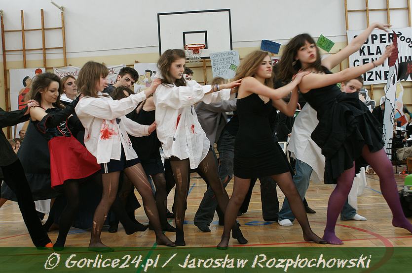 III c SUPER KLASĄ jest
