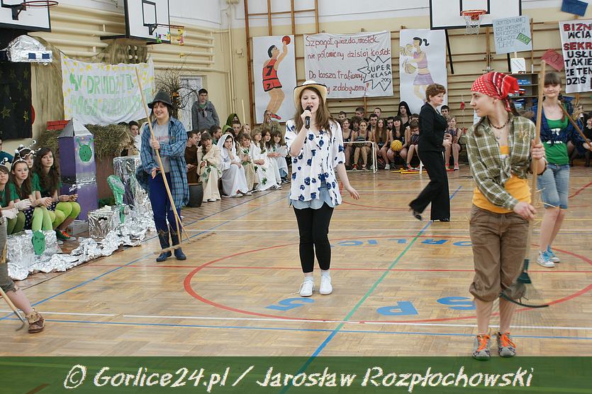 III c SUPER KLASĄ jest