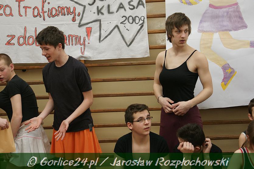 III c SUPER KLASĄ jest