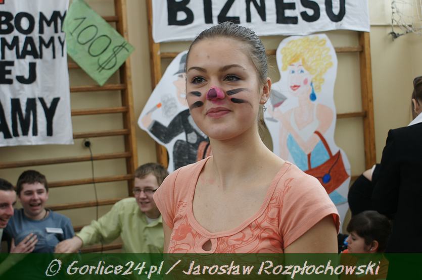 III c SUPER KLASĄ jest