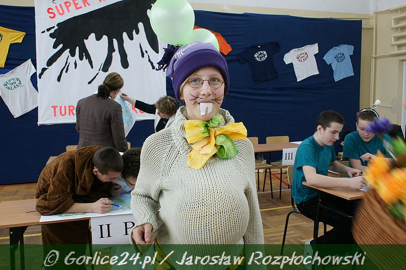 III c SUPER KLASĄ jest