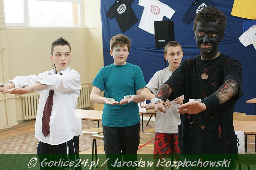 III c SUPER KLASĄ jest