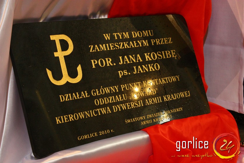 Dwadzieścia lat, dwie tablice?