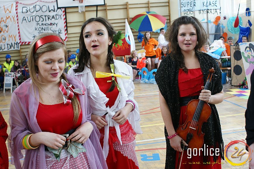 Pełnoletnia ?Super klasa?