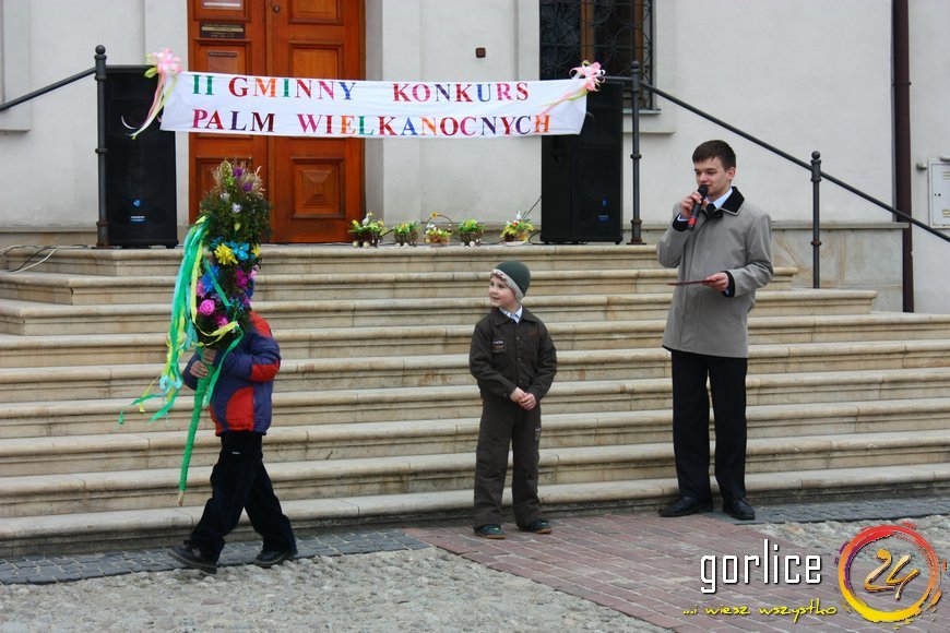 Palmy niosą przykład z Biecza