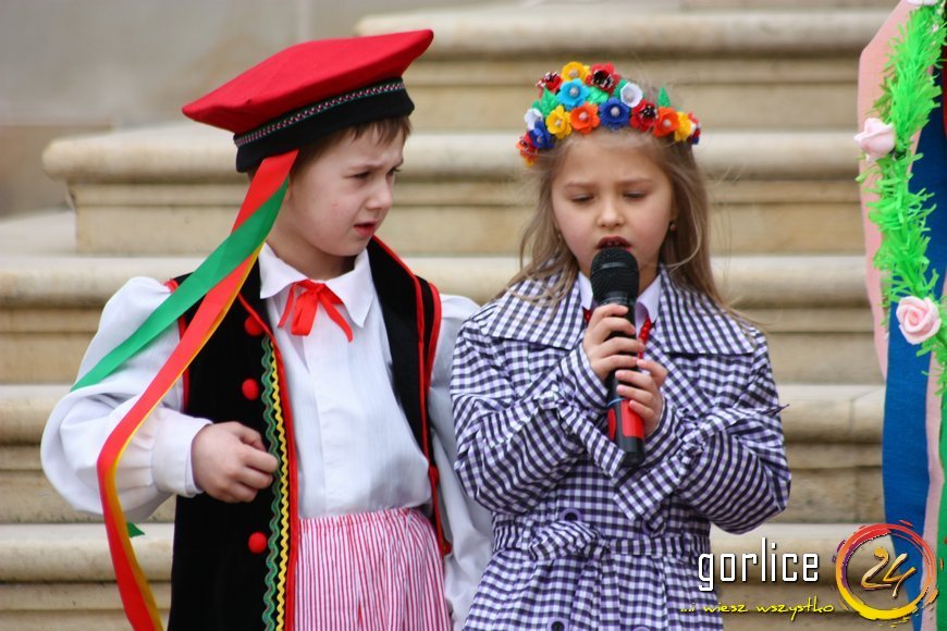 Palmy niosą przykład z Biecza