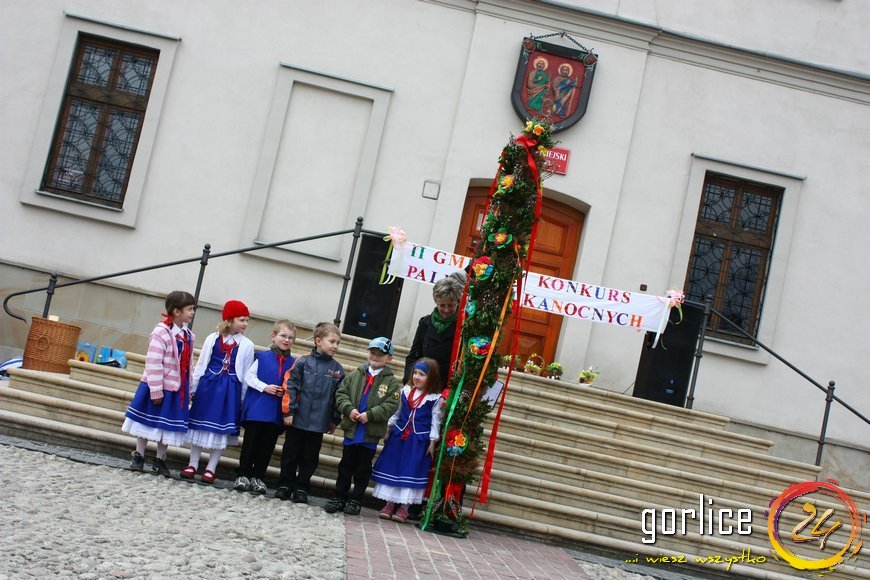 Palmy niosą przykład z Biecza
