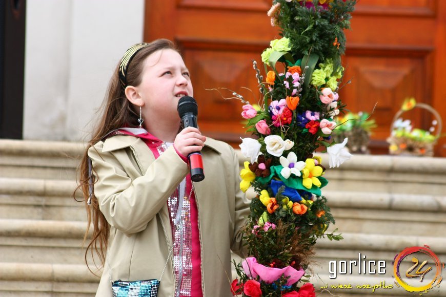 Palmy niosą przykład z Biecza