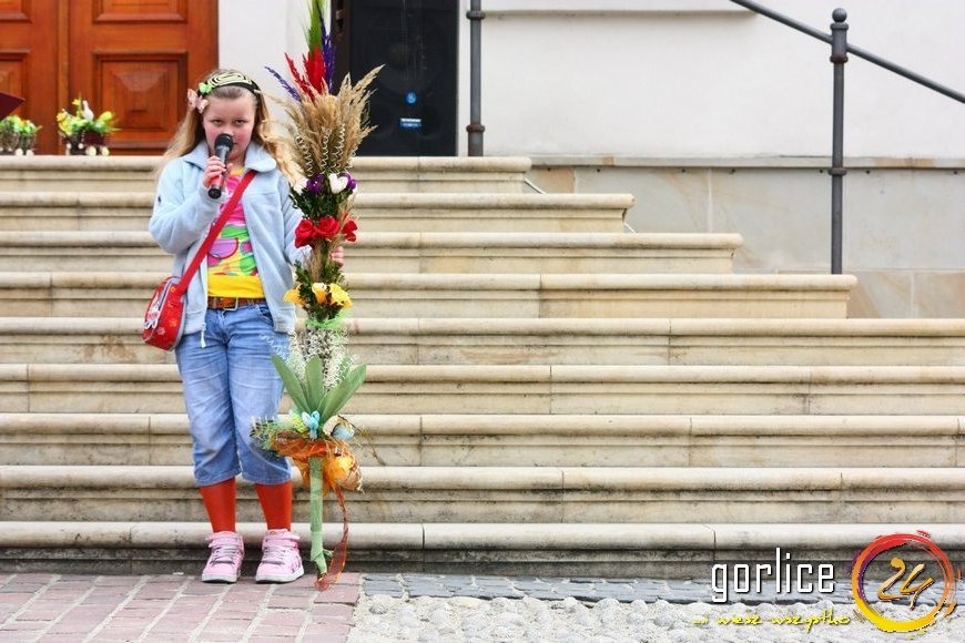 Palmy niosą przykład z Biecza