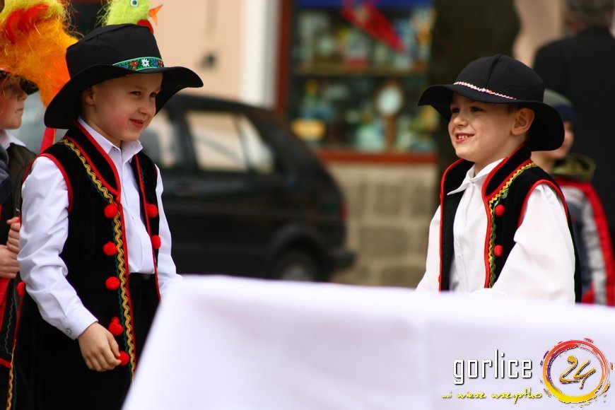Palmy niosą przykład z Biecza