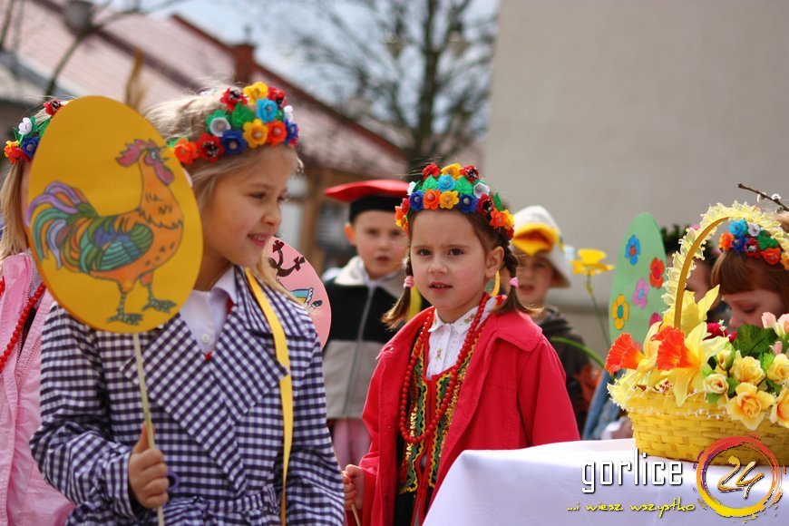Palmy niosą przykład z Biecza