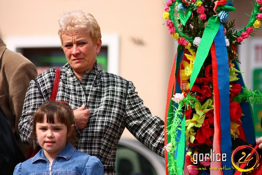 Palmy niosą przykład z Biecza