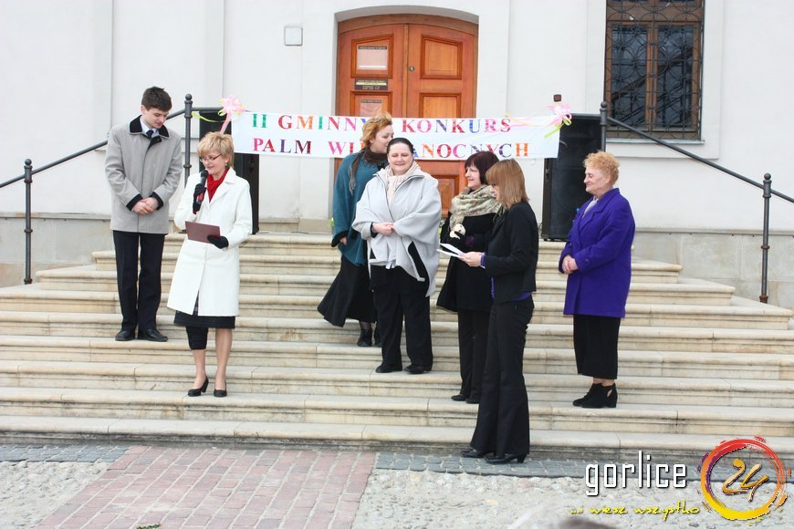 Palmy niosą przykład z Biecza
