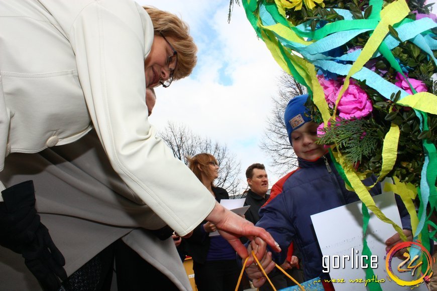 Palmy niosą przykład z Biecza