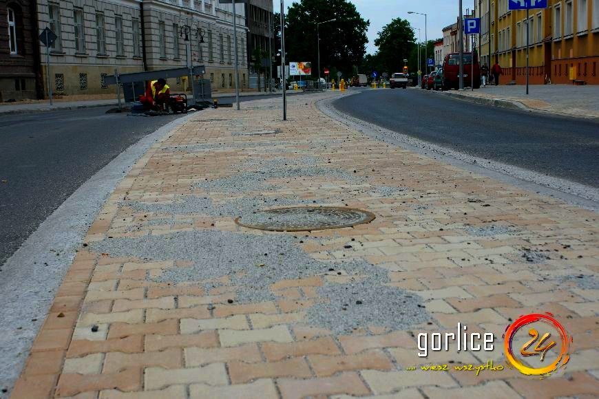 By żyło się lepiej ! Ale komu ?