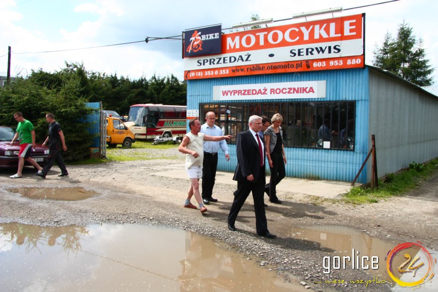 Zostali zalani, bo GDDKiA zamurowała przepust