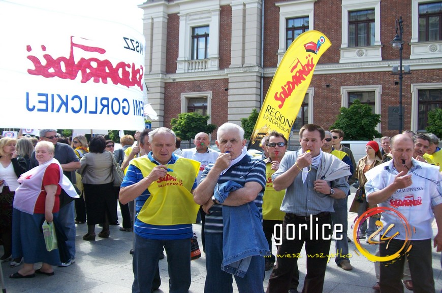 Polityka Wasza ? bieda nasza