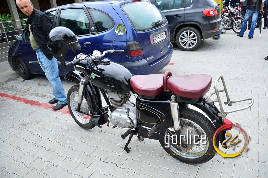 Palili gumę dla dzieciaków (TV GORLICE24)