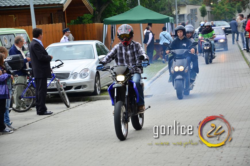 Palili gumę dla dzieciaków (TV GORLICE24)
