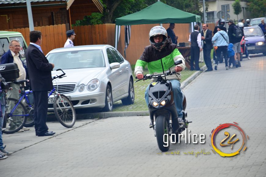 Palili gumę dla dzieciaków (TV GORLICE24)