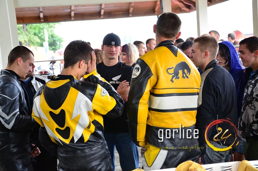 Palili gumę dla dzieciaków (TV GORLICE24)