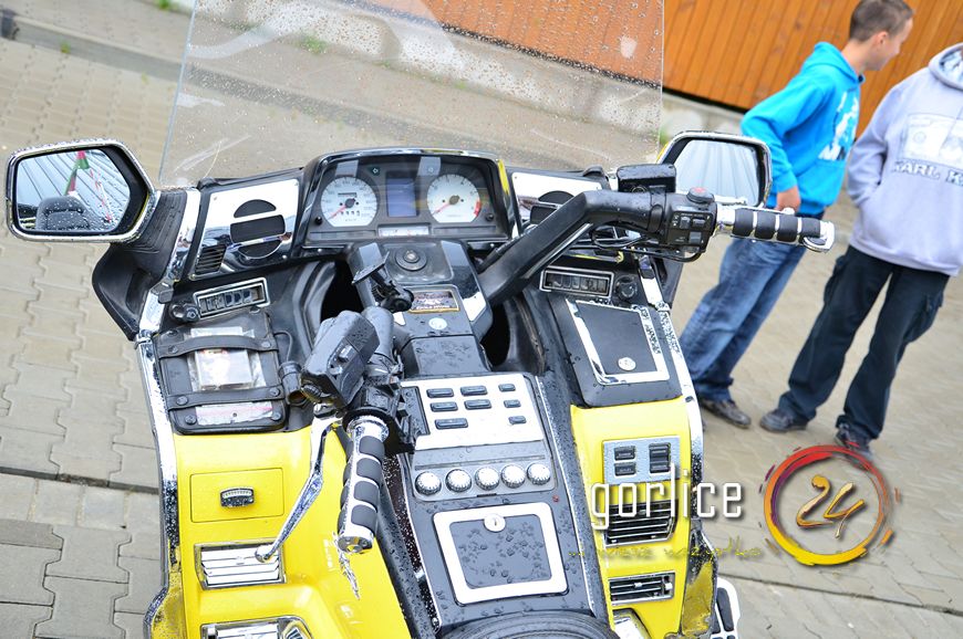 Palili gumę dla dzieciaków (TV GORLICE24)