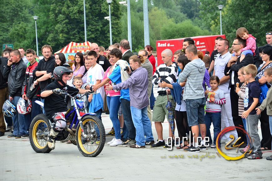 Palili gumę dla dzieciaków (TV GORLICE24)