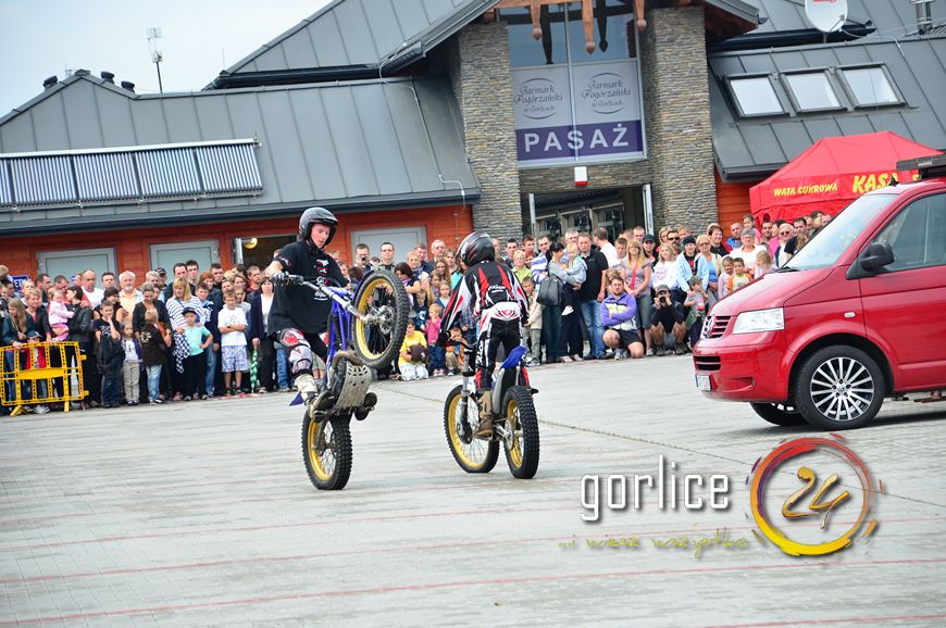 Palili gumę dla dzieciaków (TV GORLICE24)