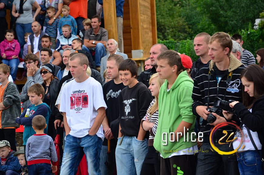Palili gumę dla dzieciaków (TV GORLICE24)