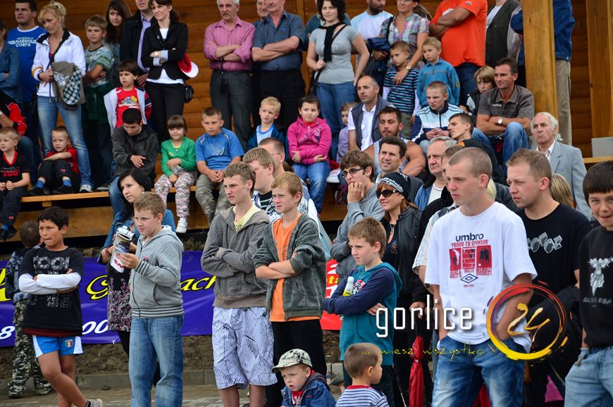 Palili gumę dla dzieciaków (TV GORLICE24)