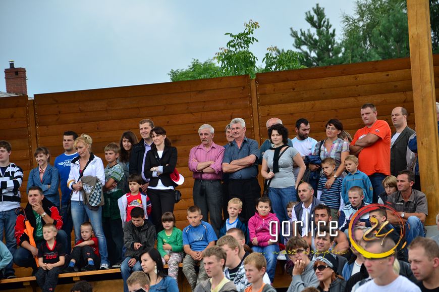 Palili gumę dla dzieciaków (TV GORLICE24)