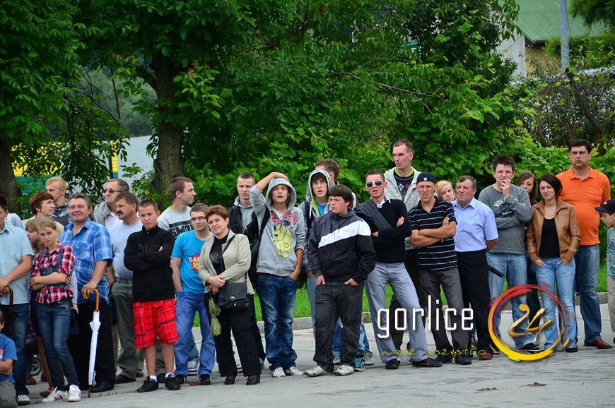 Palili gumę dla dzieciaków (TV GORLICE24)