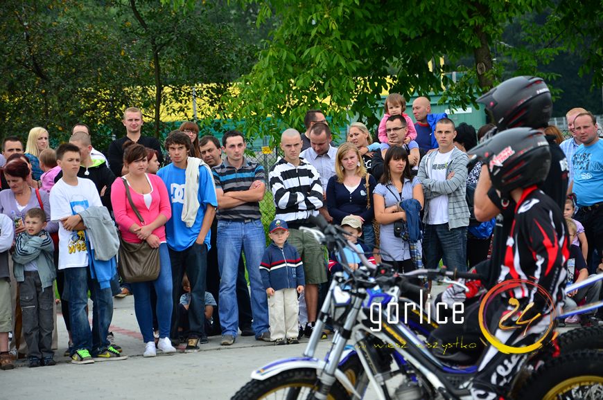 Palili gumę dla dzieciaków (TV GORLICE24)