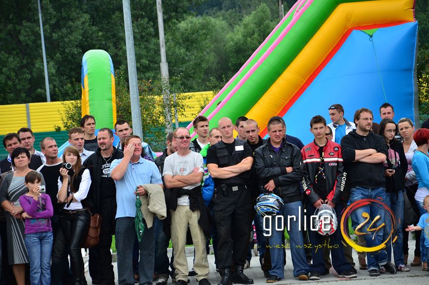 Palili gumę dla dzieciaków (TV GORLICE24)