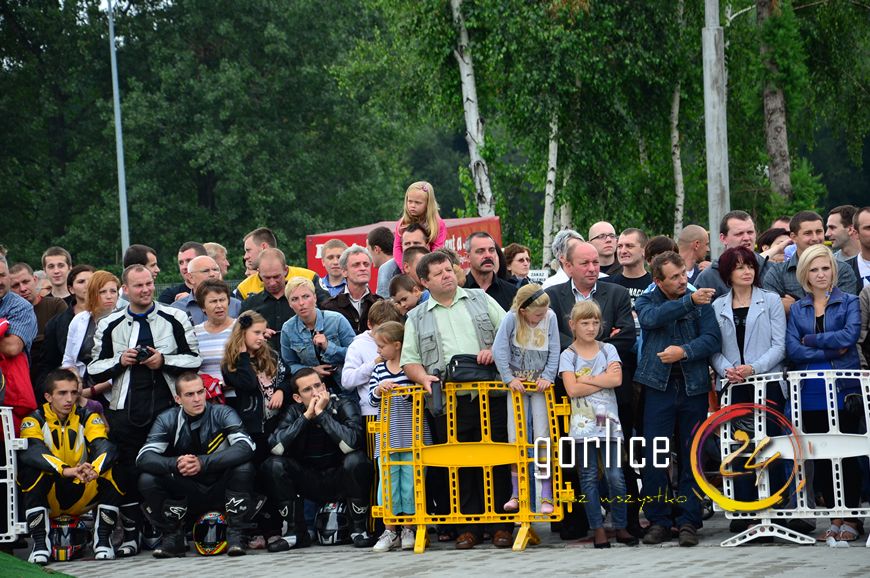 Palili gumę dla dzieciaków (TV GORLICE24)