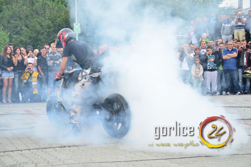 Palili gumę dla dzieciaków (TV GORLICE24)