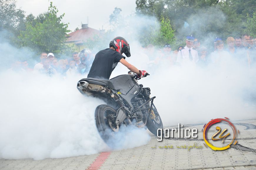Palili gumę dla dzieciaków (TV GORLICE24)