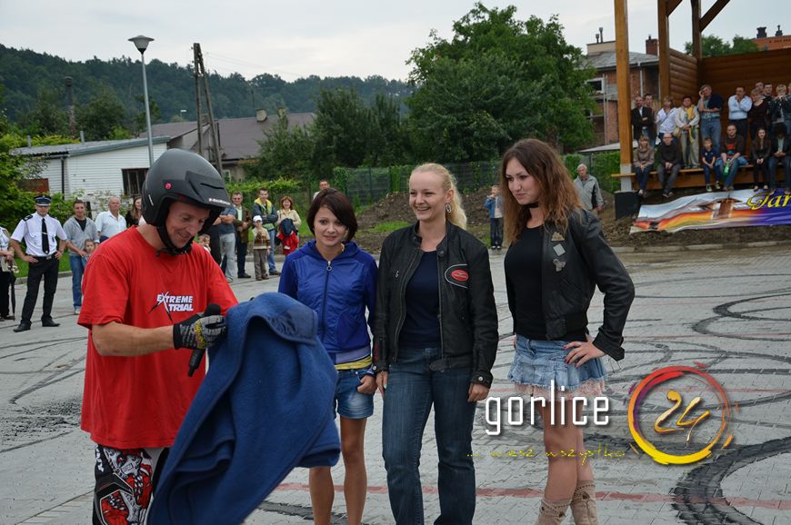 Palili gumę dla dzieciaków (TV GORLICE24)