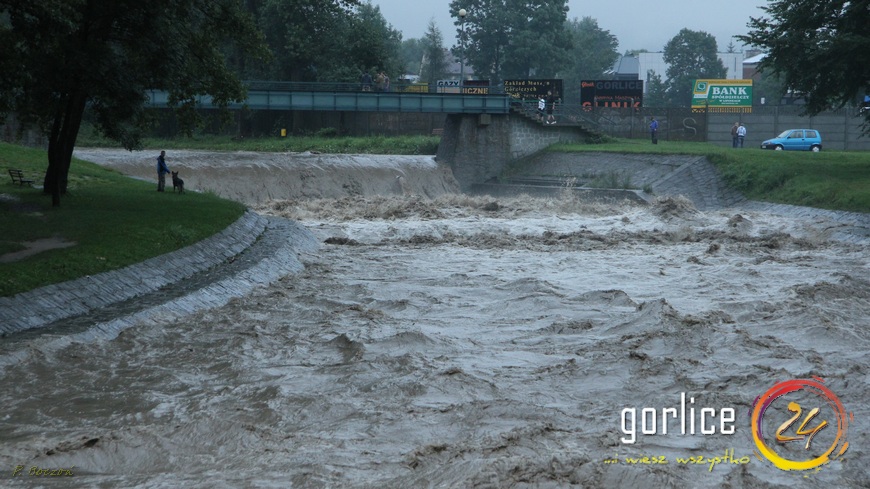 Woda dalej zalewa, sprawa pójdzie do sądu (TV GORLICE24)