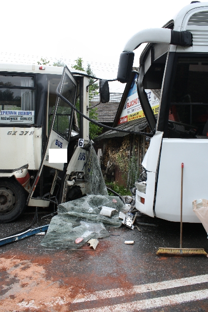 Zderzenie autobusów w Binarowej