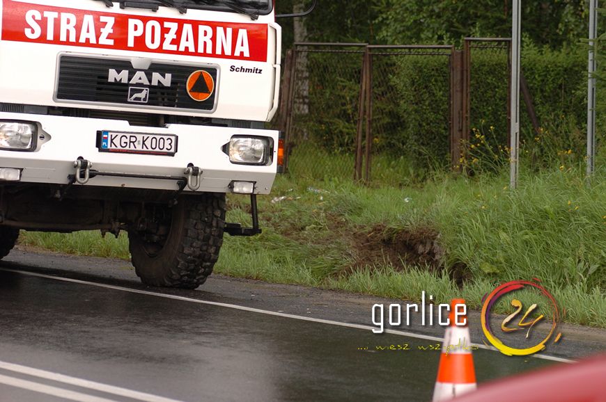 Wylądował pod reklamą zakładu pogrzebowego