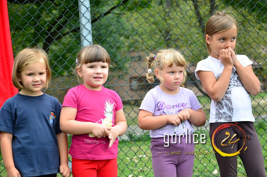 700 nóg na starcie