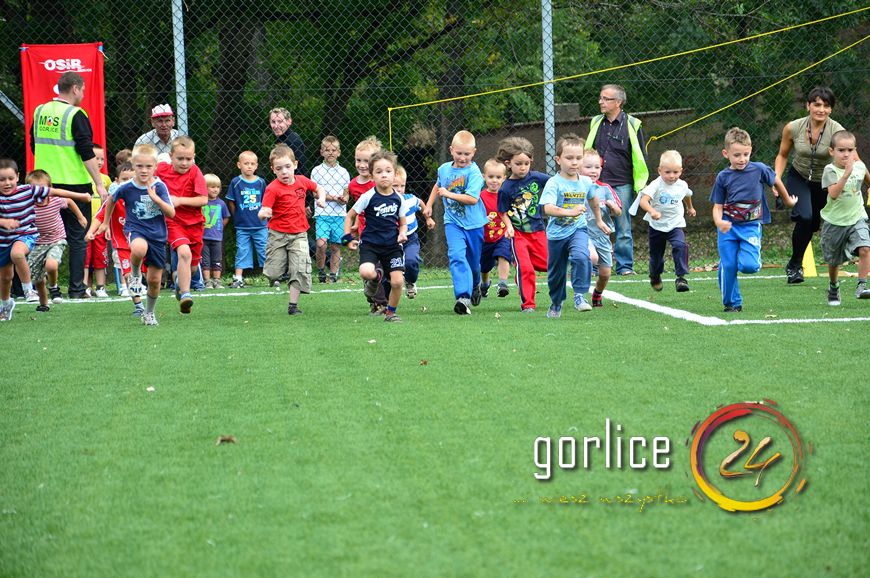 700 nóg na starcie