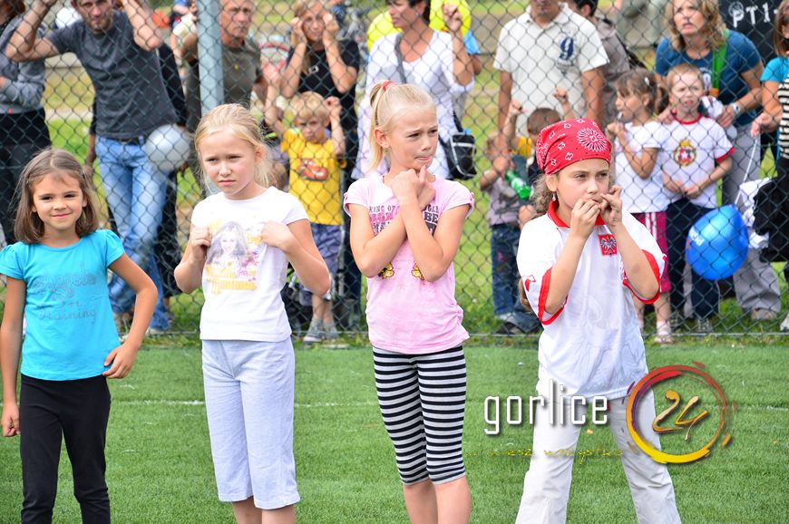 700 nóg na starcie