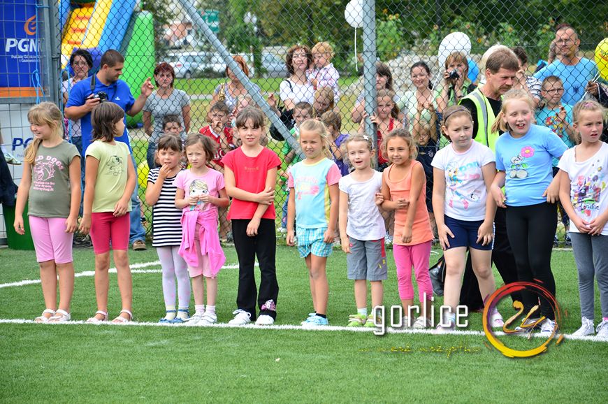 700 nóg na starcie