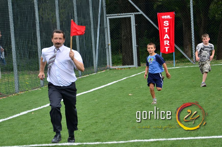 700 nóg na starcie