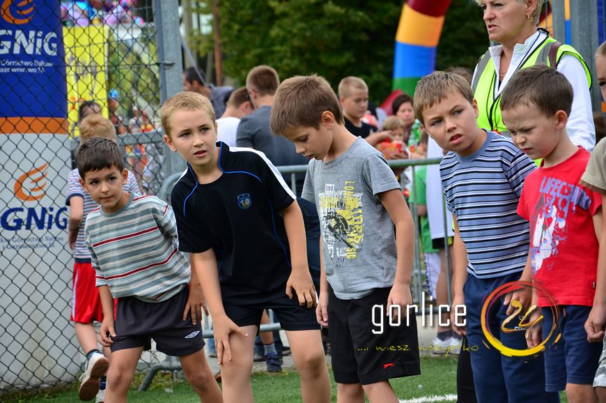 700 nóg na starcie